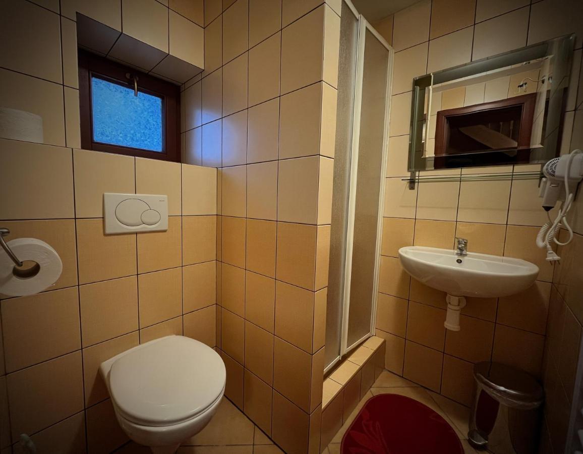 Penzion Pri Kastieli Zaturcie Martin Exterior foto