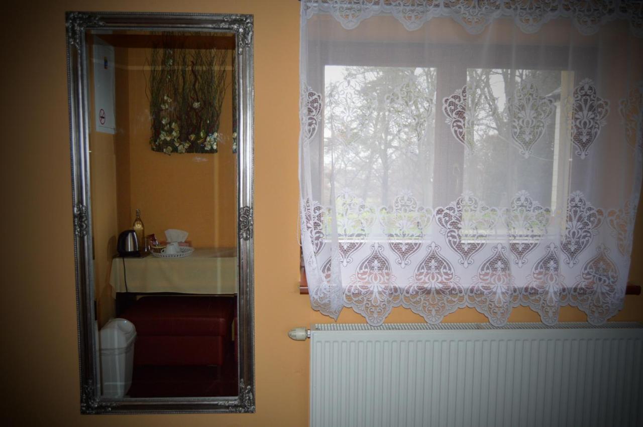Penzion Pri Kastieli Zaturcie Martin Exterior foto