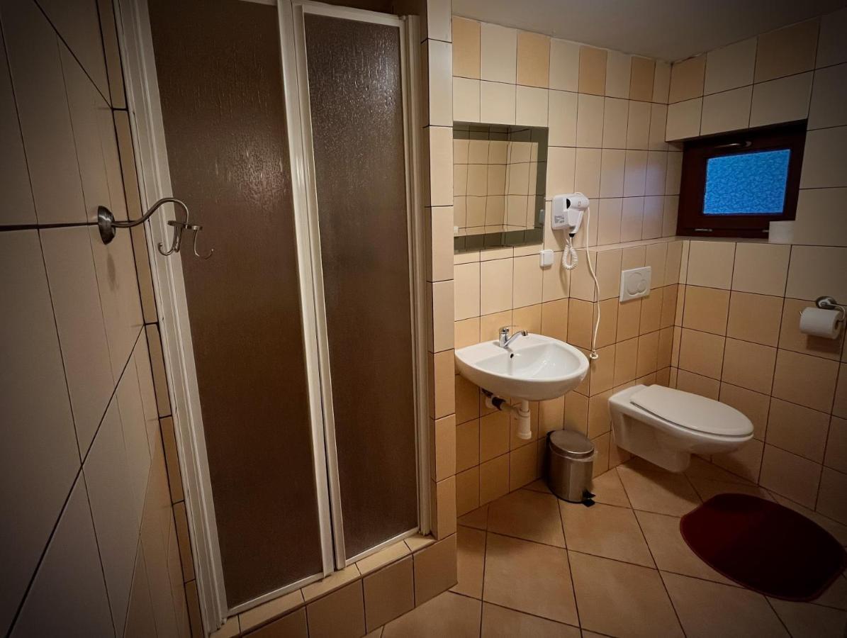 Penzion Pri Kastieli Zaturcie Martin Exterior foto